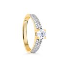 Sárga arany eljegyzési gyűrű középen négy karmos fehér cirkónia kővel két szélén fehér apró cirkónia kövekkel