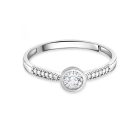 Fehérarany eljegyzési gyűrű középen button  foglalatú fehér cirkónia kővel,  két szélén apró fehér cirkónia kövekkel